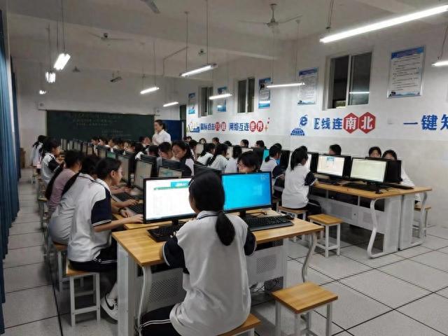 廣元精神衛生中心授牌“四川省區域兒童青少年心理健康關愛基地”，以信息技術咨詢服務賦能心理健康新篇章